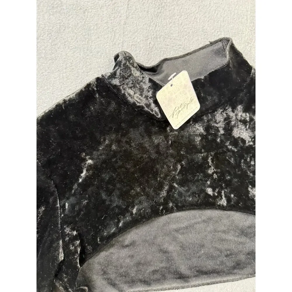 NWT Free People Velvet Velour Super Crop Blouse Bell Sleeve Black Size XS/S - Picture 3 of 6